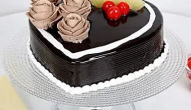 Chocolate Rose Heart Cake