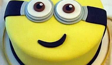Minion Cake