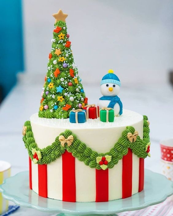 Elegant Christmas Cake