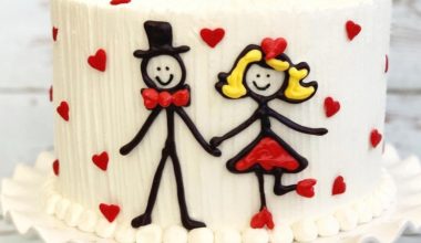 Couple Love Cake