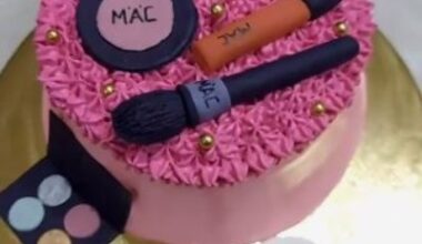 Makeup Theme Cake