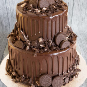 2 Tier Chocolate Oreo Cake